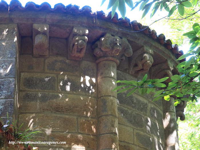 DETALLE DE ESCULTURA EN ÁBSIDE CENTRAL